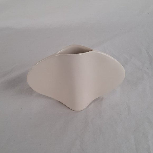 SOLD Set of Two Vintage Mikasa Vases Art Deco Naomi Cahana - Black and White - Picture 9 of 14